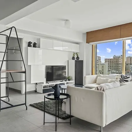 Phaedrus Living: Seaside Phinikoudes Flat Ларнака
